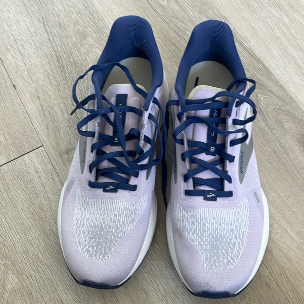 Brooks Women’s Launch 9 Running Shoe 1203731B588